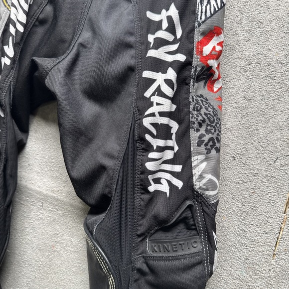 Fly Racing Kinetic Youth 20 Motocross Pants Graffiti MX Moto BMX‎ Dirt Bike - Picture 9 of 12